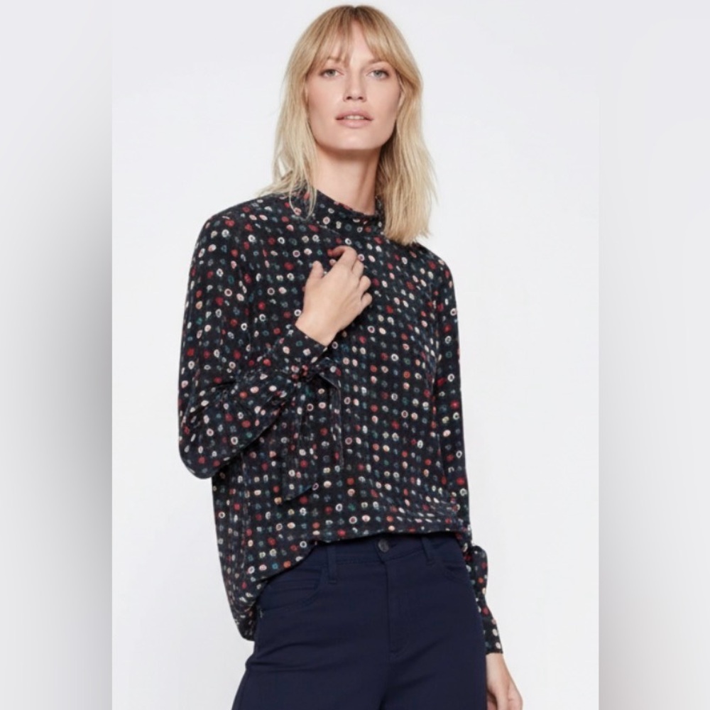 (#70)EQUIPMENT Aurora Oversized Silk Blouse